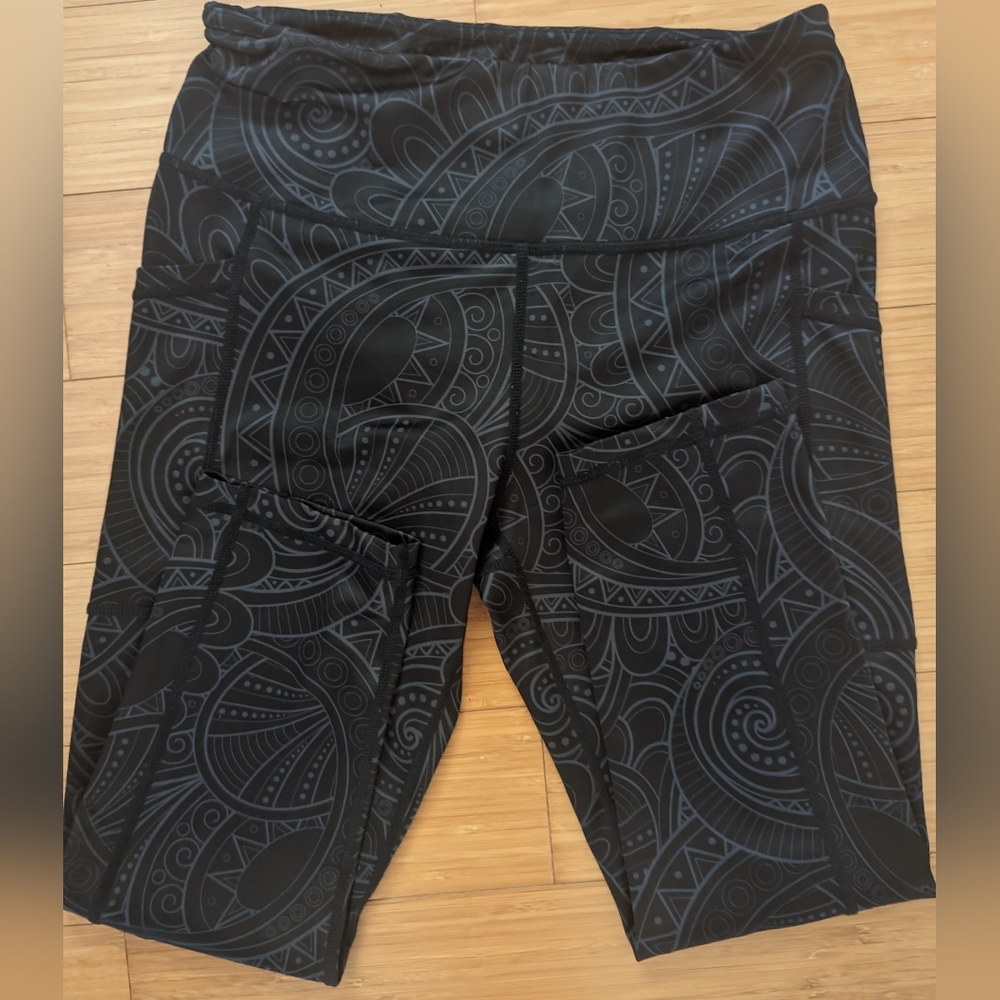 CVG Capri leggings Small